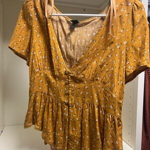 Wild Fable size M top